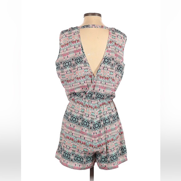 🌹2x$14 Pink owl Short Romper - Picture 3 of 3